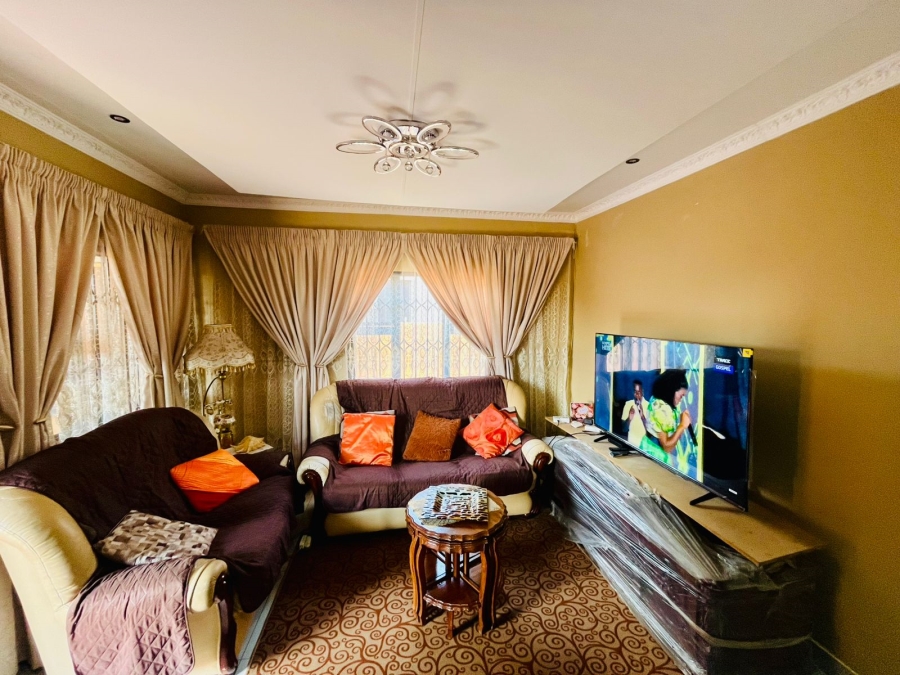 3 Bedroom Property for Sale in Dawn Park Gauteng
