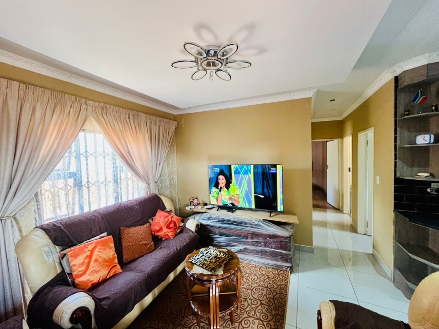 3 Bedroom Property for Sale in Dawn Park Gauteng