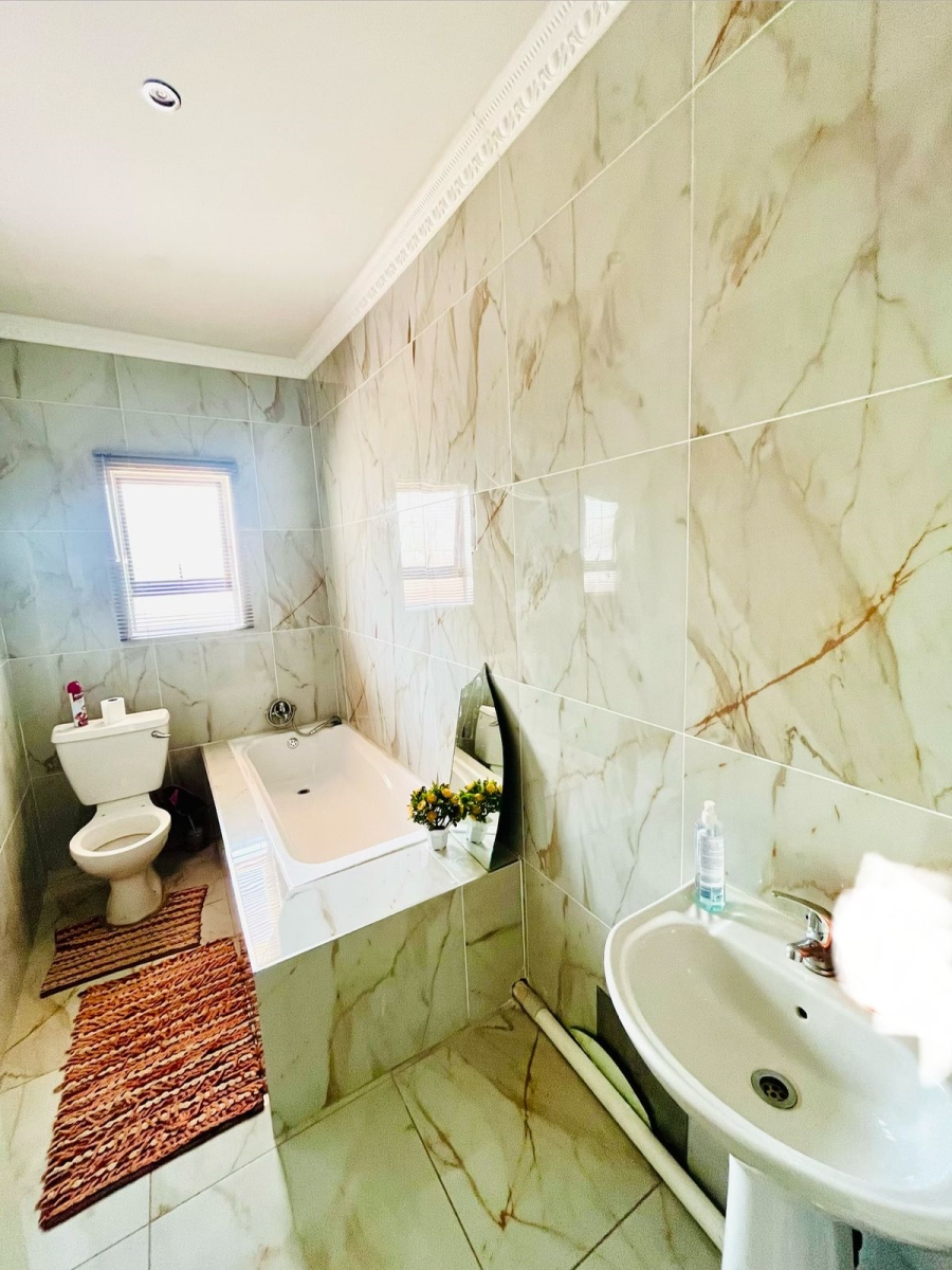 3 Bedroom Property for Sale in Dawn Park Gauteng