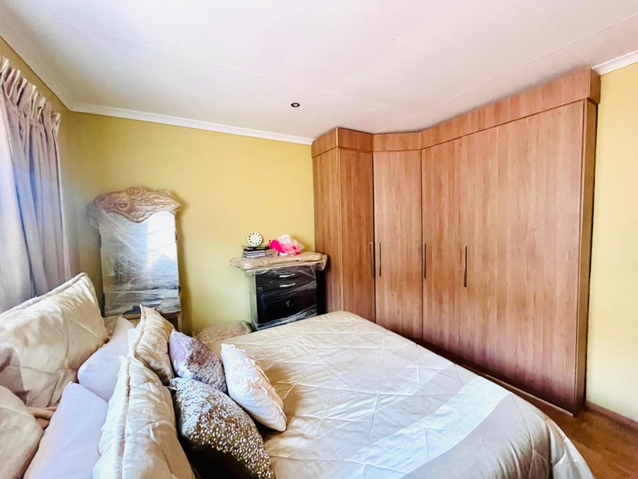 3 Bedroom Property for Sale in Dawn Park Gauteng