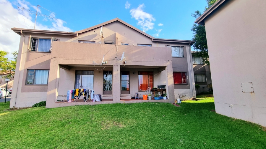 2 Bedroom Property for Sale in Vorna Valley Gauteng