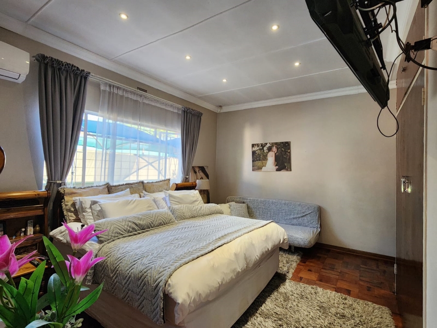 5 Bedroom Property for Sale in Capital Park Gauteng