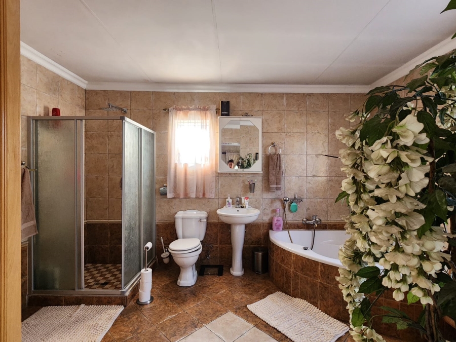 5 Bedroom Property for Sale in Capital Park Gauteng