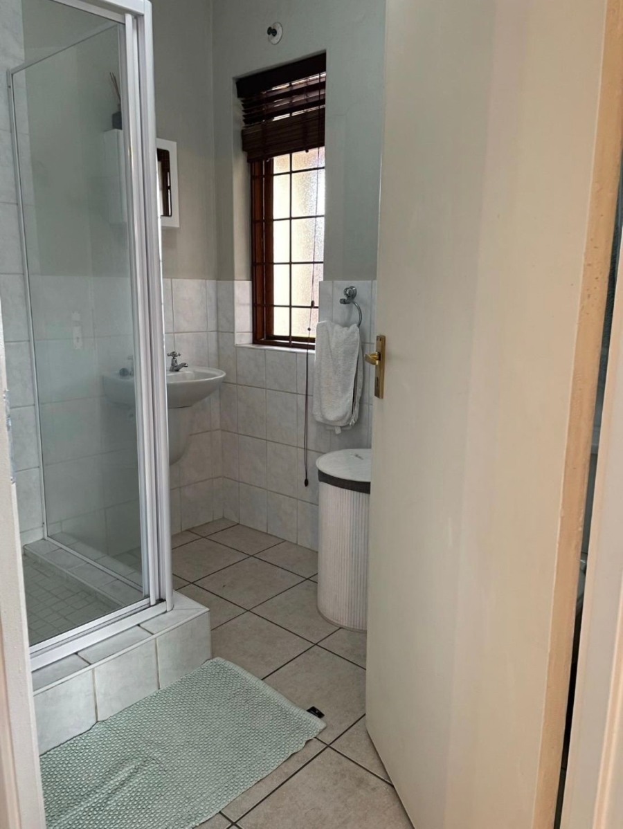 To Let 1 Bedroom Property for Rent in Epsom Downs Gauteng