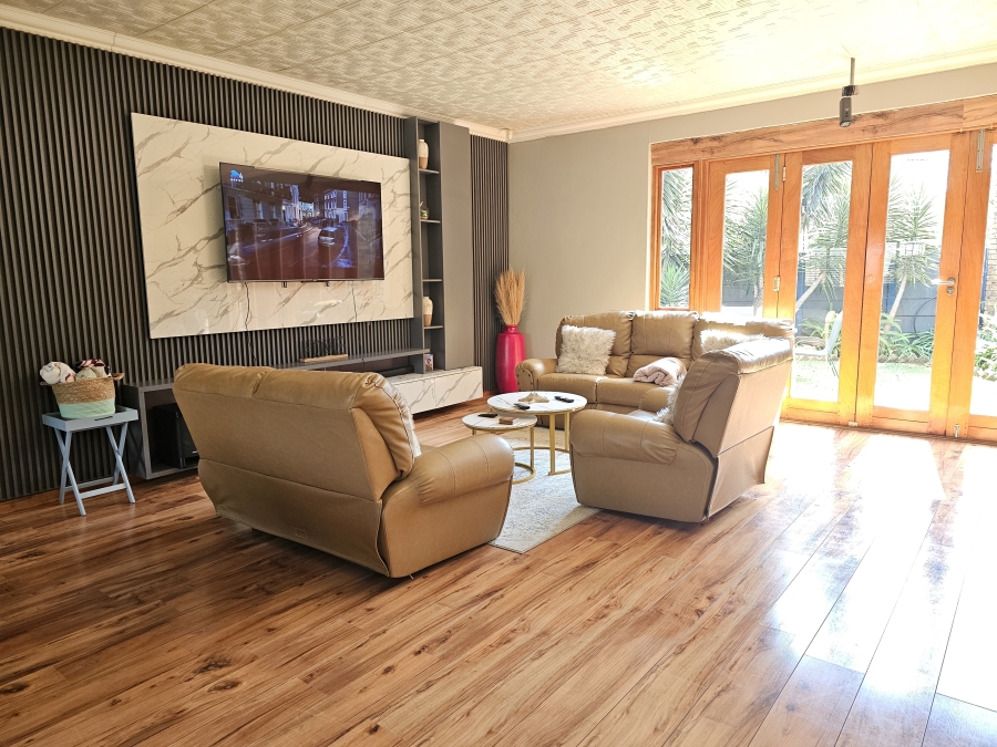 3 Bedroom Property for Sale in Dersley Gauteng