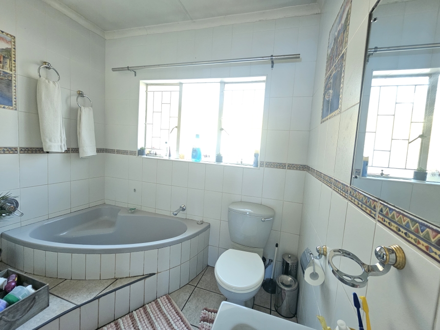3 Bedroom Property for Sale in Dersley Gauteng