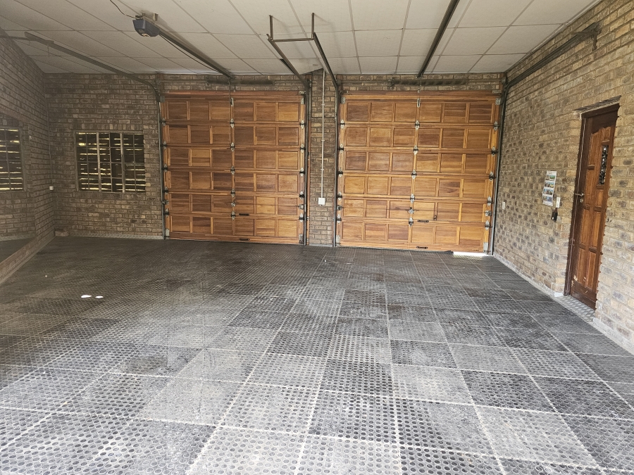 3 Bedroom Property for Sale in Dersley Gauteng