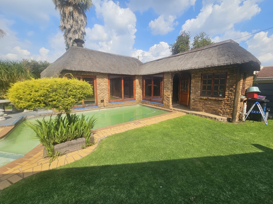 3 Bedroom Property for Sale in Dersley Gauteng