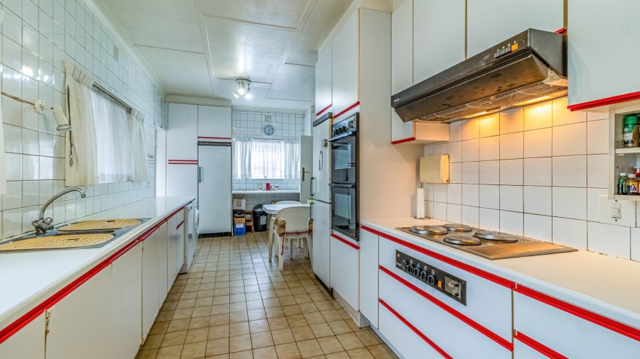 3 Bedroom Property for Sale in Cyrildene Gauteng