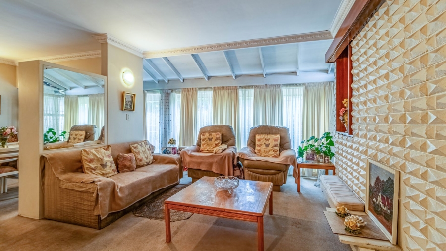 3 Bedroom Property for Sale in Cyrildene Gauteng