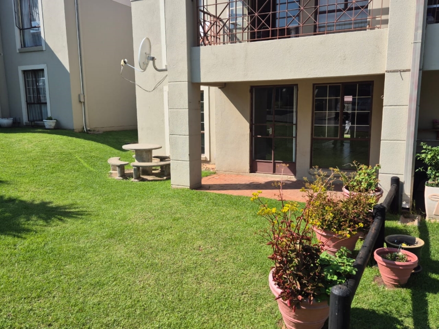 2 Bedroom Property for Sale in Oakdene Gauteng
