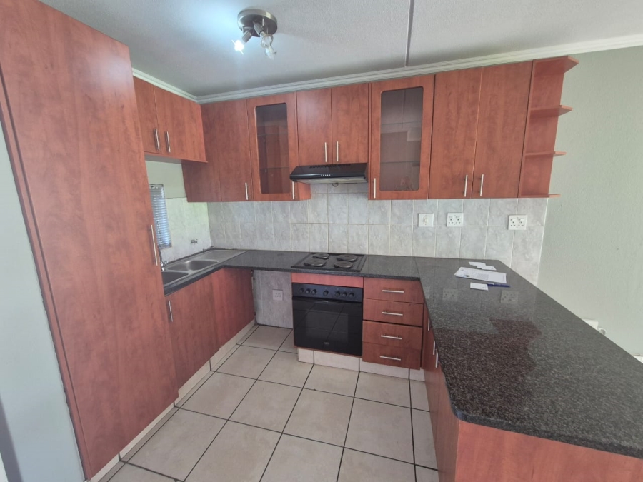 2 Bedroom Property for Sale in Oakdene Gauteng