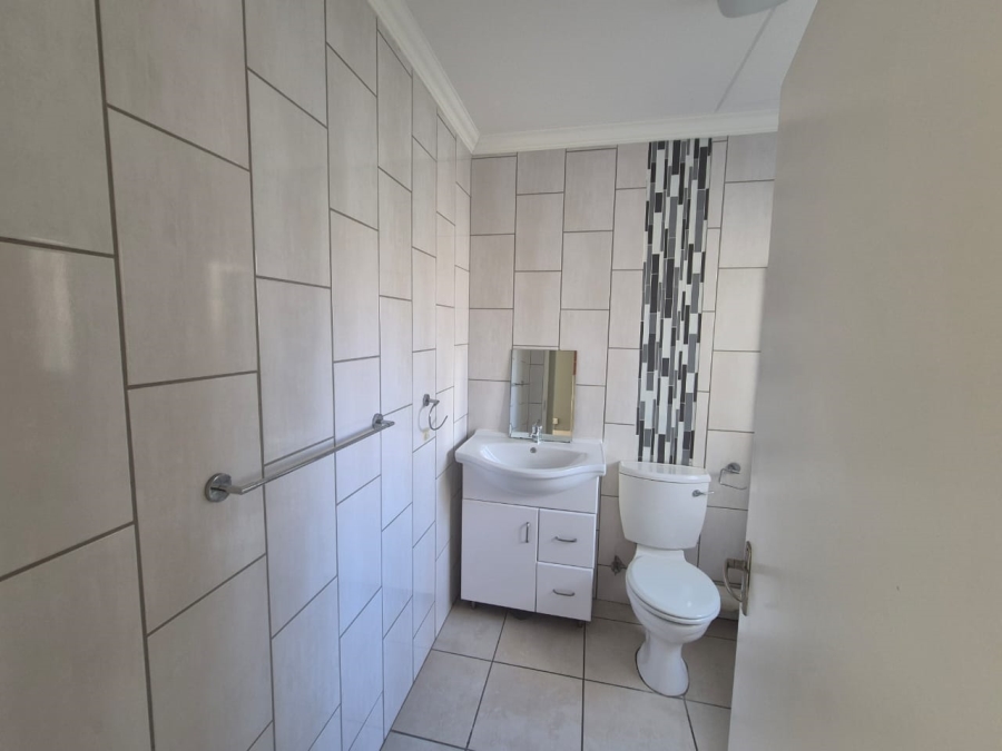 2 Bedroom Property for Sale in Oakdene Gauteng