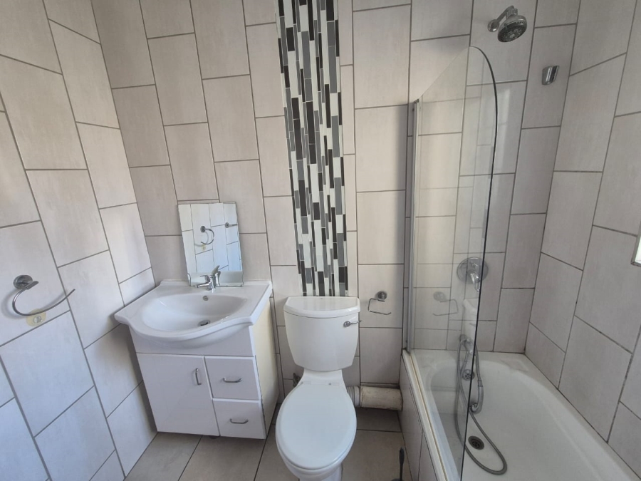 2 Bedroom Property for Sale in Oakdene Gauteng