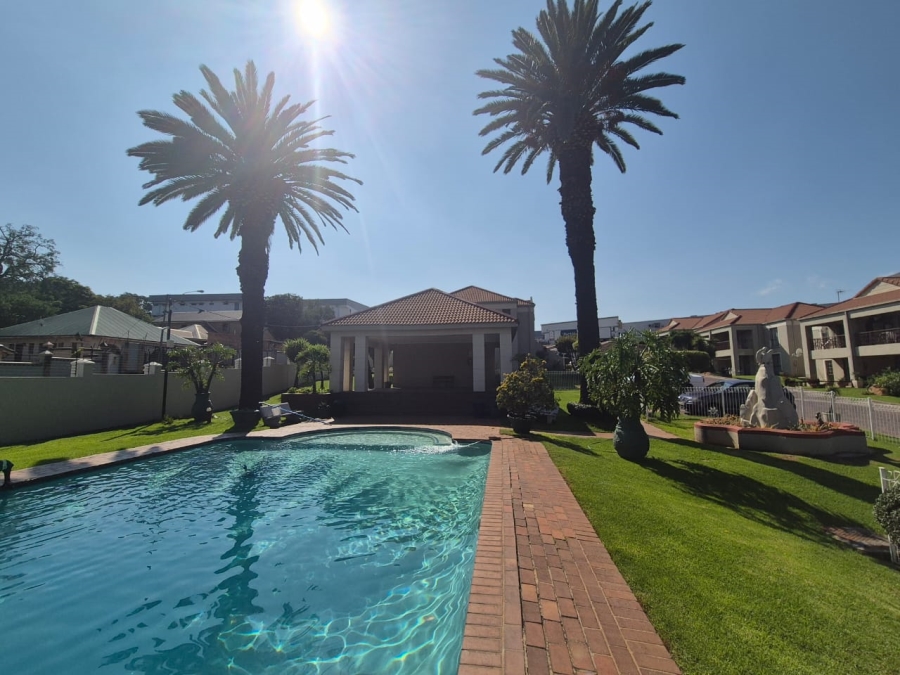 2 Bedroom Property for Sale in Oakdene Gauteng
