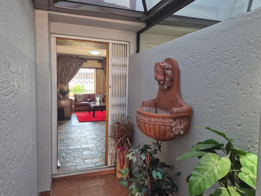 3 Bedroom Property for Sale in Glenvista Gauteng