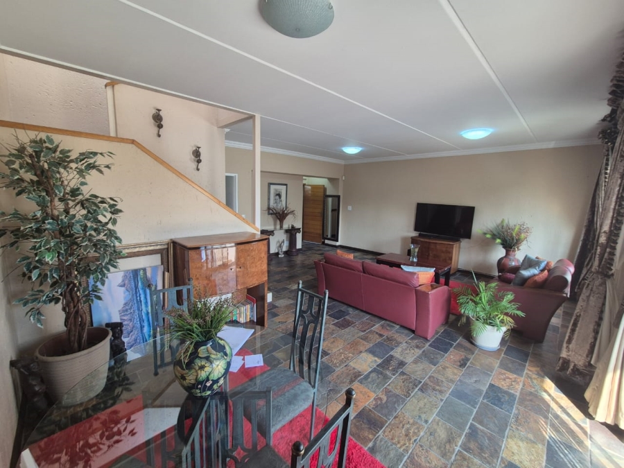 3 Bedroom Property for Sale in Glenvista Gauteng