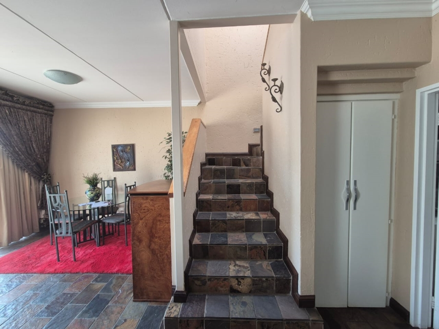 3 Bedroom Property for Sale in Glenvista Gauteng