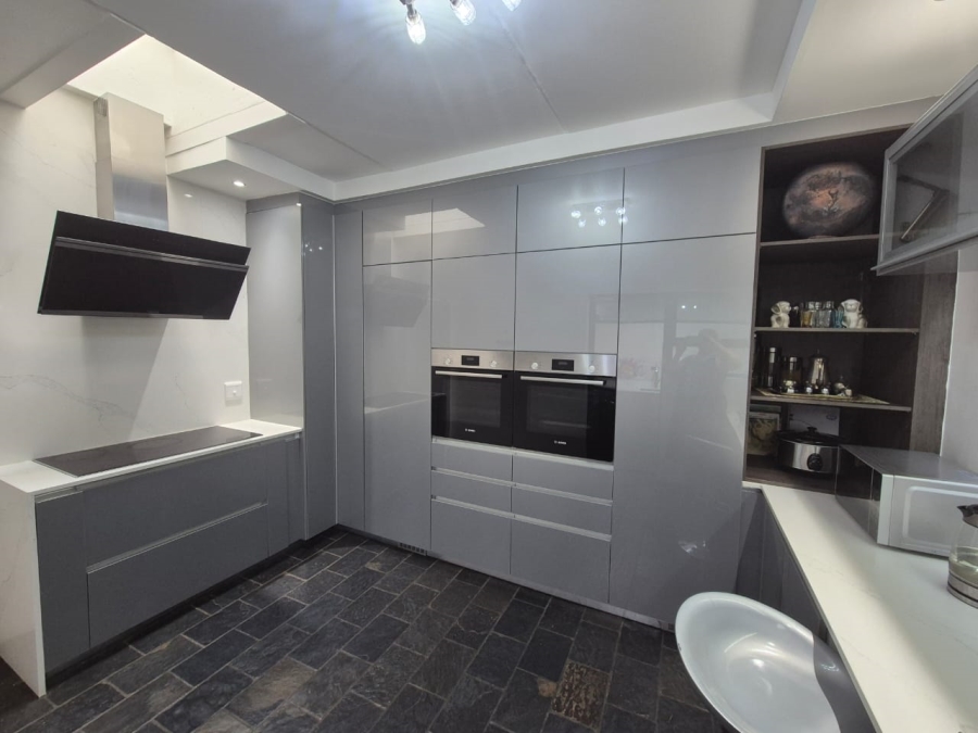 3 Bedroom Property for Sale in Glenvista Gauteng