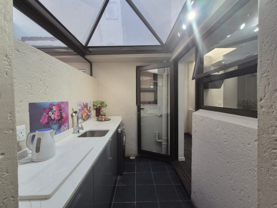 3 Bedroom Property for Sale in Glenvista Gauteng