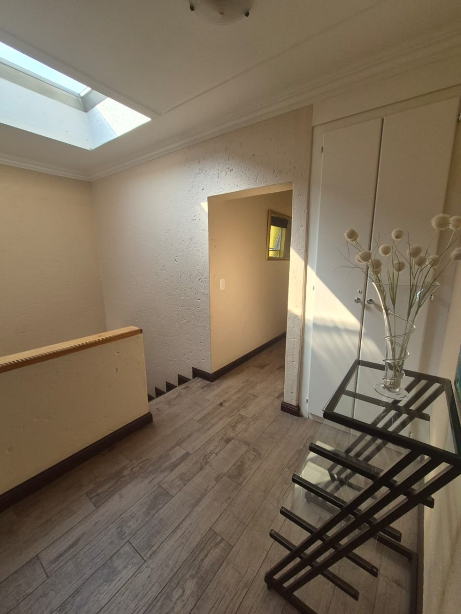 3 Bedroom Property for Sale in Glenvista Gauteng