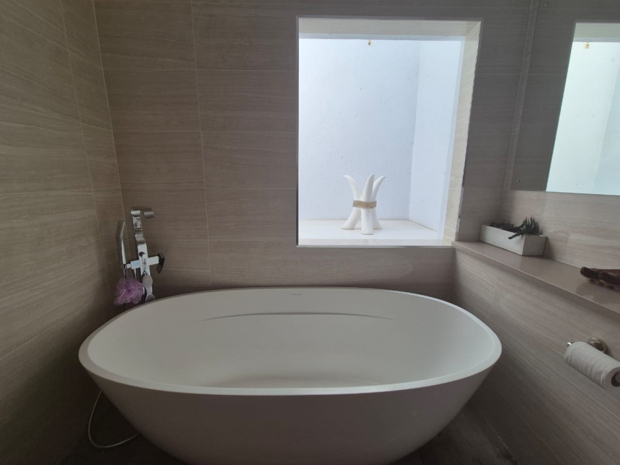 3 Bedroom Property for Sale in Glenvista Gauteng