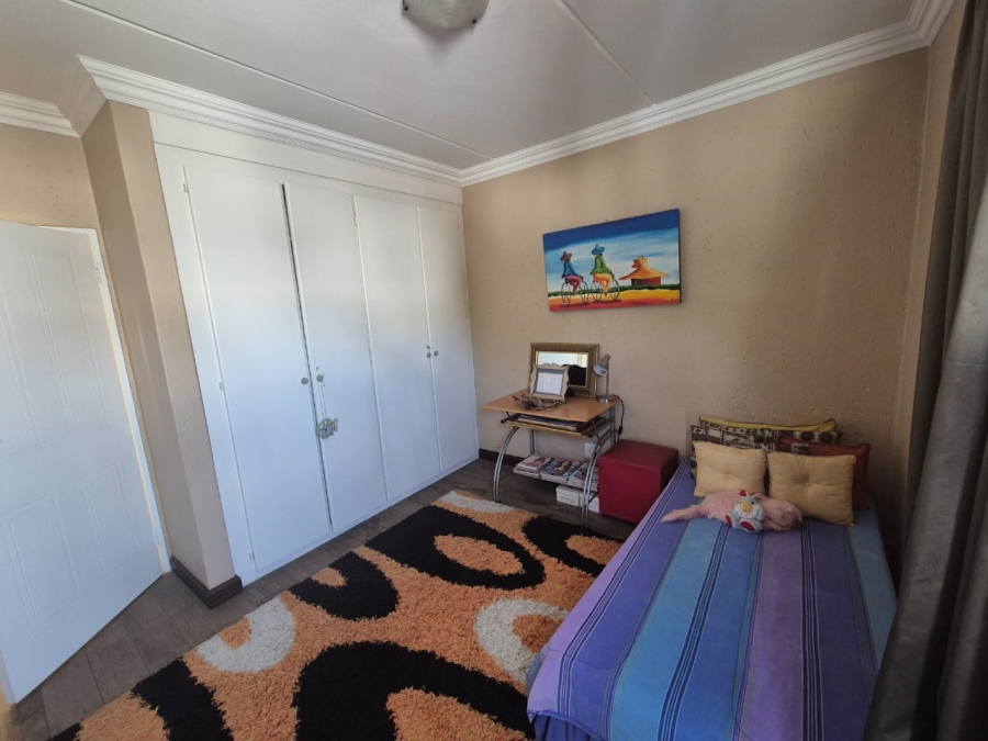 3 Bedroom Property for Sale in Glenvista Gauteng