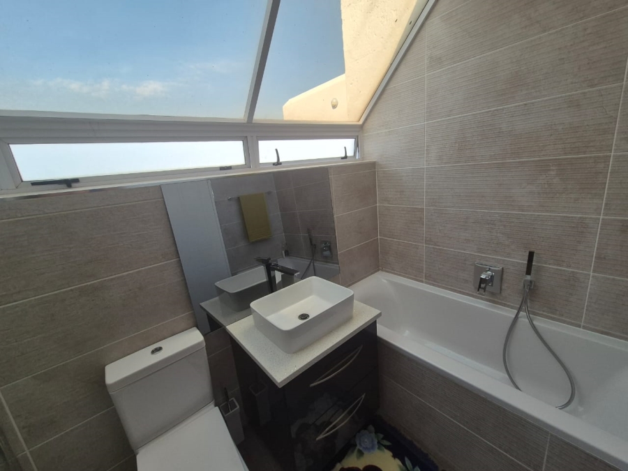 3 Bedroom Property for Sale in Glenvista Gauteng