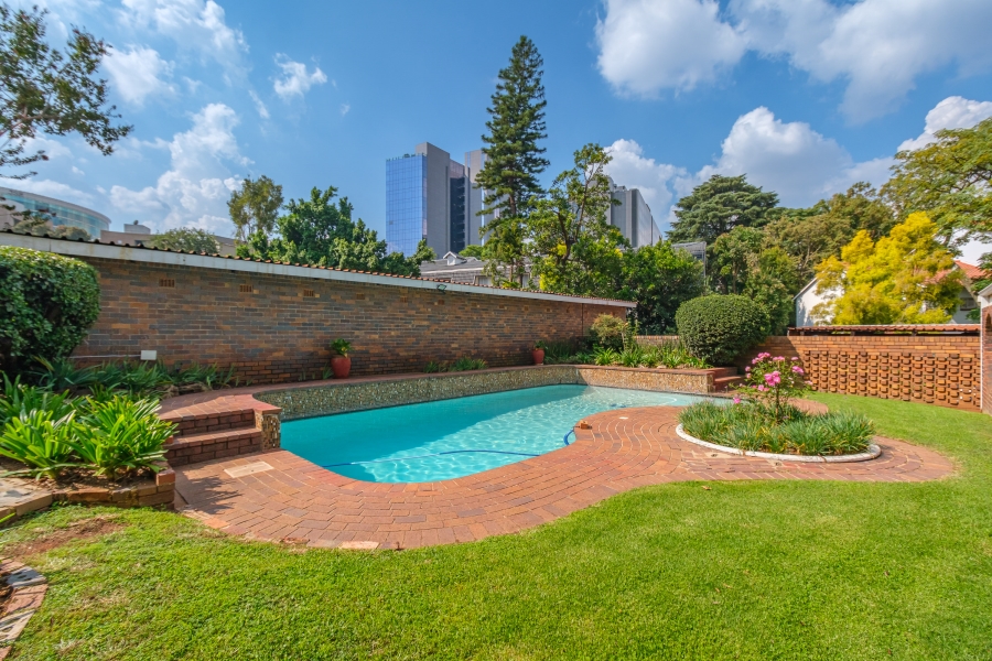 To Let 2 Bedroom Property for Rent in Sandown Gauteng