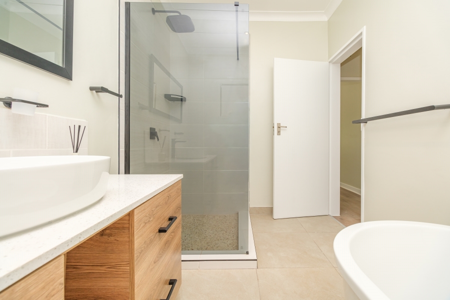 To Let 2 Bedroom Property for Rent in Sandown Gauteng