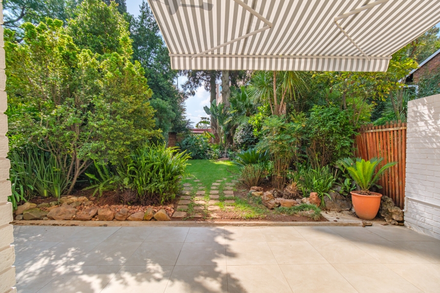 To Let 2 Bedroom Property for Rent in Sandown Gauteng