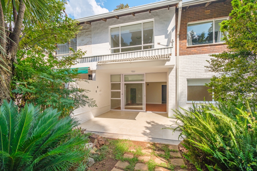 To Let 2 Bedroom Property for Rent in Sandown Gauteng