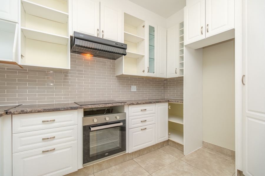 To Let 2 Bedroom Property for Rent in Sandown Gauteng