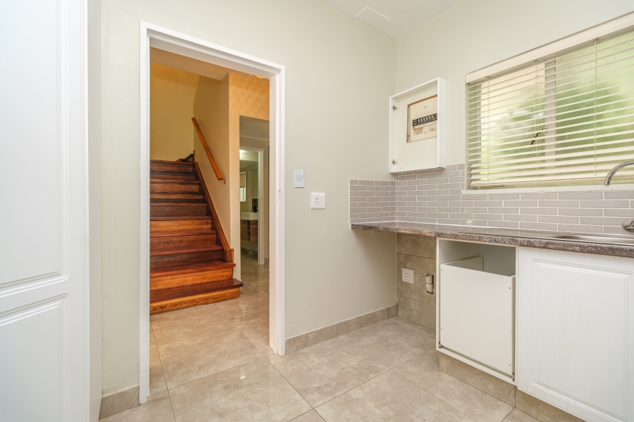 To Let 2 Bedroom Property for Rent in Sandown Gauteng