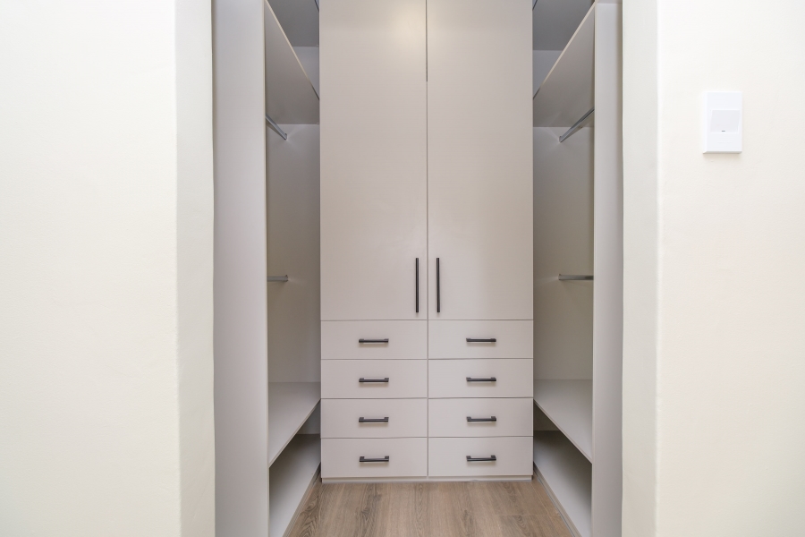 To Let 2 Bedroom Property for Rent in Sandown Gauteng