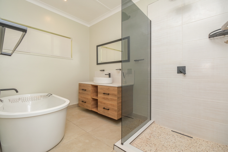 To Let 2 Bedroom Property for Rent in Sandown Gauteng