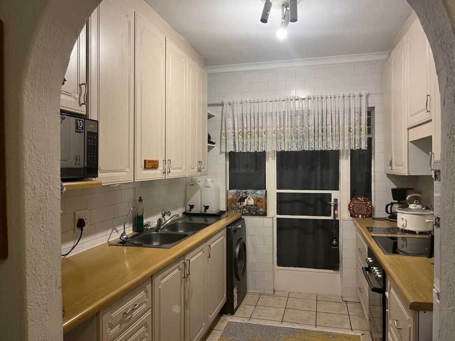 To Let 2 Bedroom Property for Rent in Dowerglen Gauteng