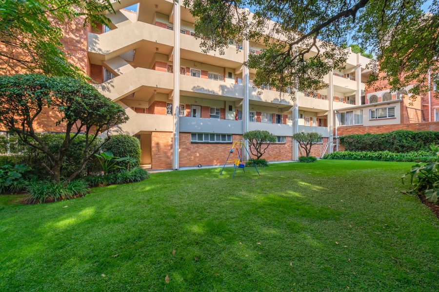 To Let 3 Bedroom Property for Rent in Illovo Gauteng