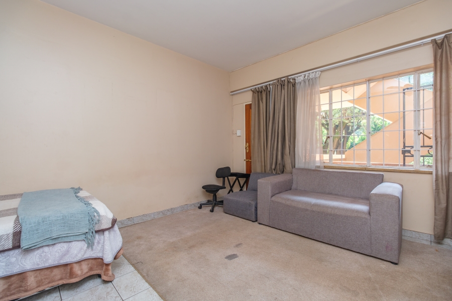To Let 3 Bedroom Property for Rent in Illovo Gauteng