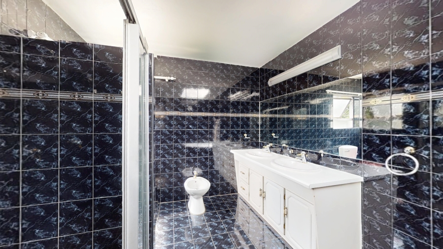 5 Bedroom Property for Sale in Sunward Park Gauteng