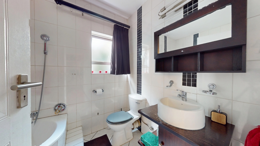 5 Bedroom Property for Sale in Sunward Park Gauteng