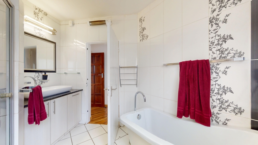 5 Bedroom Property for Sale in Sunward Park Gauteng