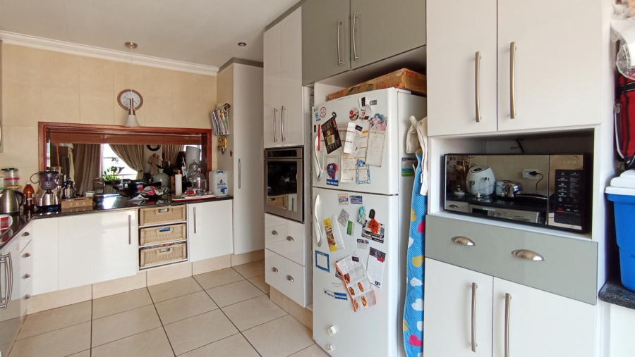 2 Bedroom Property for Sale in Woodmead Gauteng