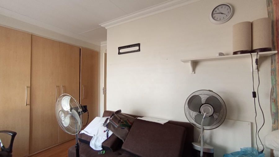 2 Bedroom Property for Sale in Woodmead Gauteng