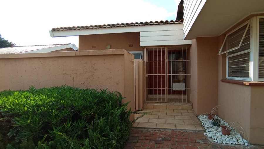 2 Bedroom Property for Sale in Woodmead Gauteng