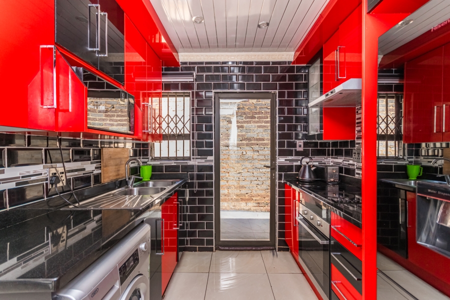 2 Bedroom Property for Sale in Braamfontein Gauteng