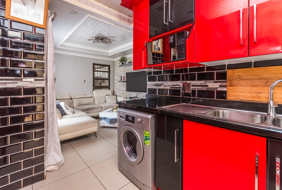 2 Bedroom Property for Sale in Braamfontein Gauteng