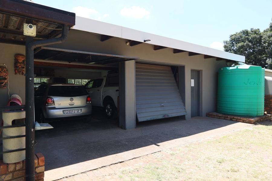 To Let commercial Property for Rent in Doornkloof Gauteng