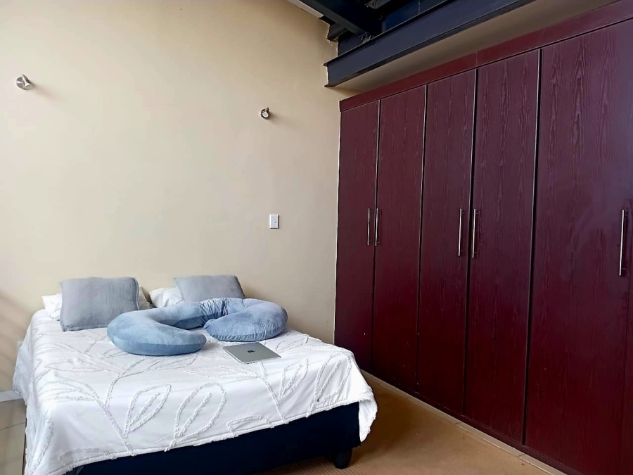 1 Bedroom Property for Sale in Rooihuiskraal North Gauteng