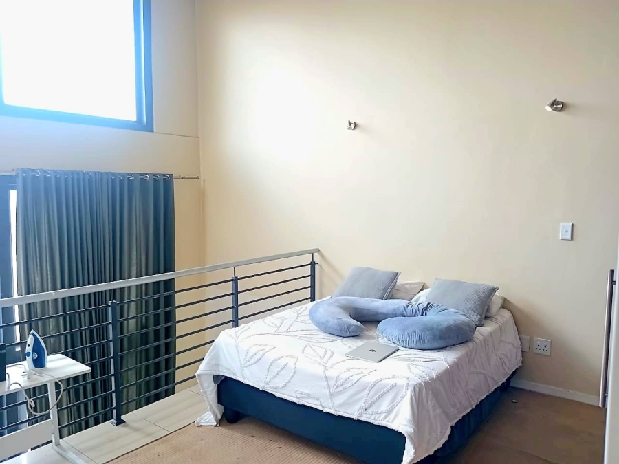 1 Bedroom Property for Sale in Rooihuiskraal North Gauteng